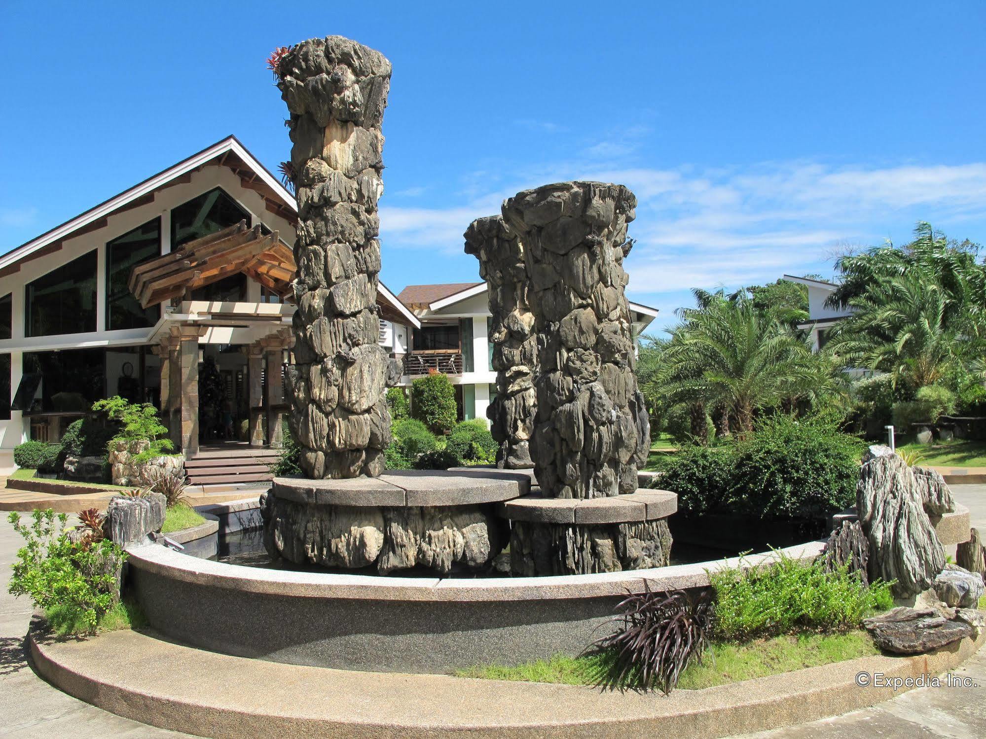 Infinity Resort Puerto Galera Exterior foto